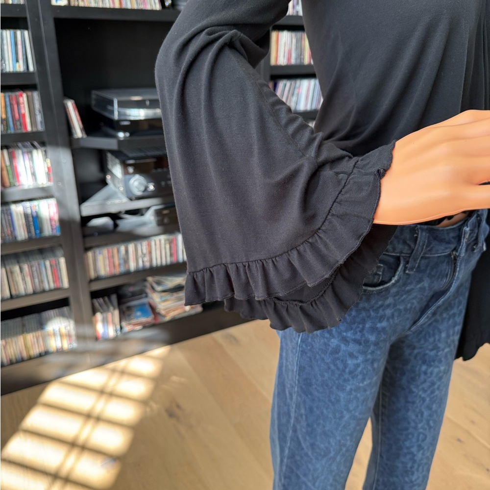 American Eagle Outfitters Black Draped V-Neck Long Sleeve Crop Top - Picture 3 of 6